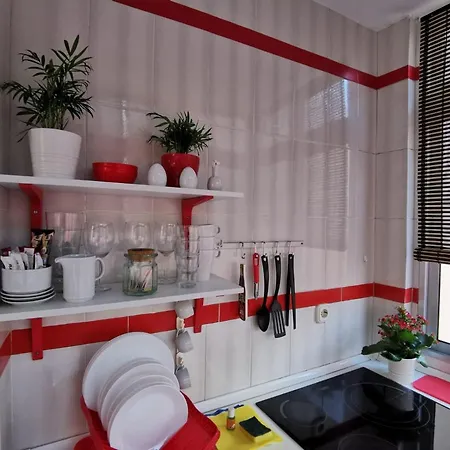 • La Antigua • *